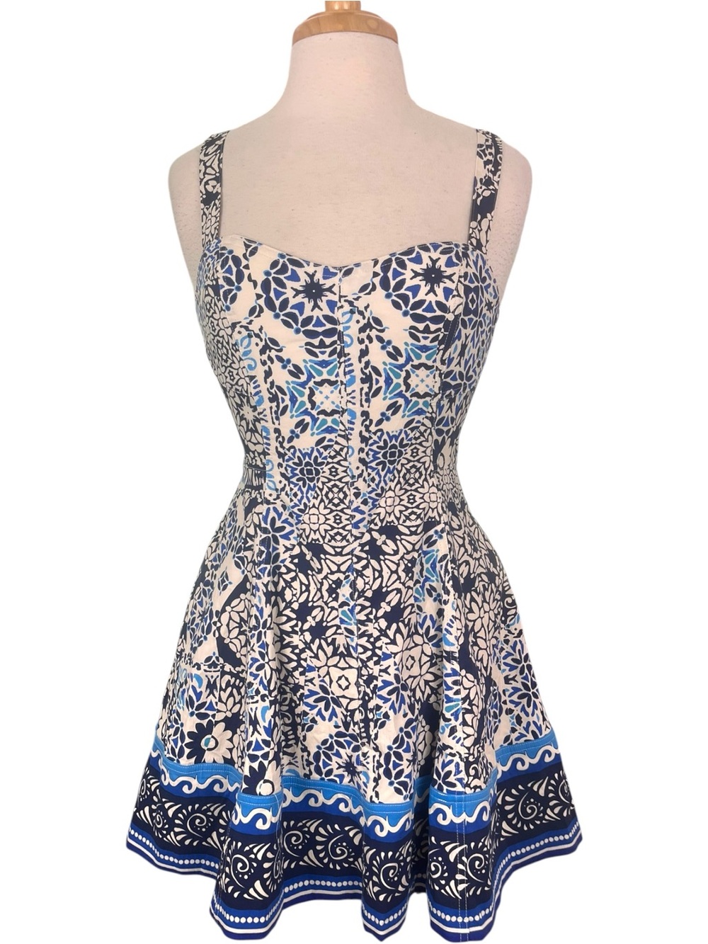 Avec Les Filles Mini Dress Size 2 Barcelona Tile Print Blue White Fit Flare NWT - Picture 2 of 11